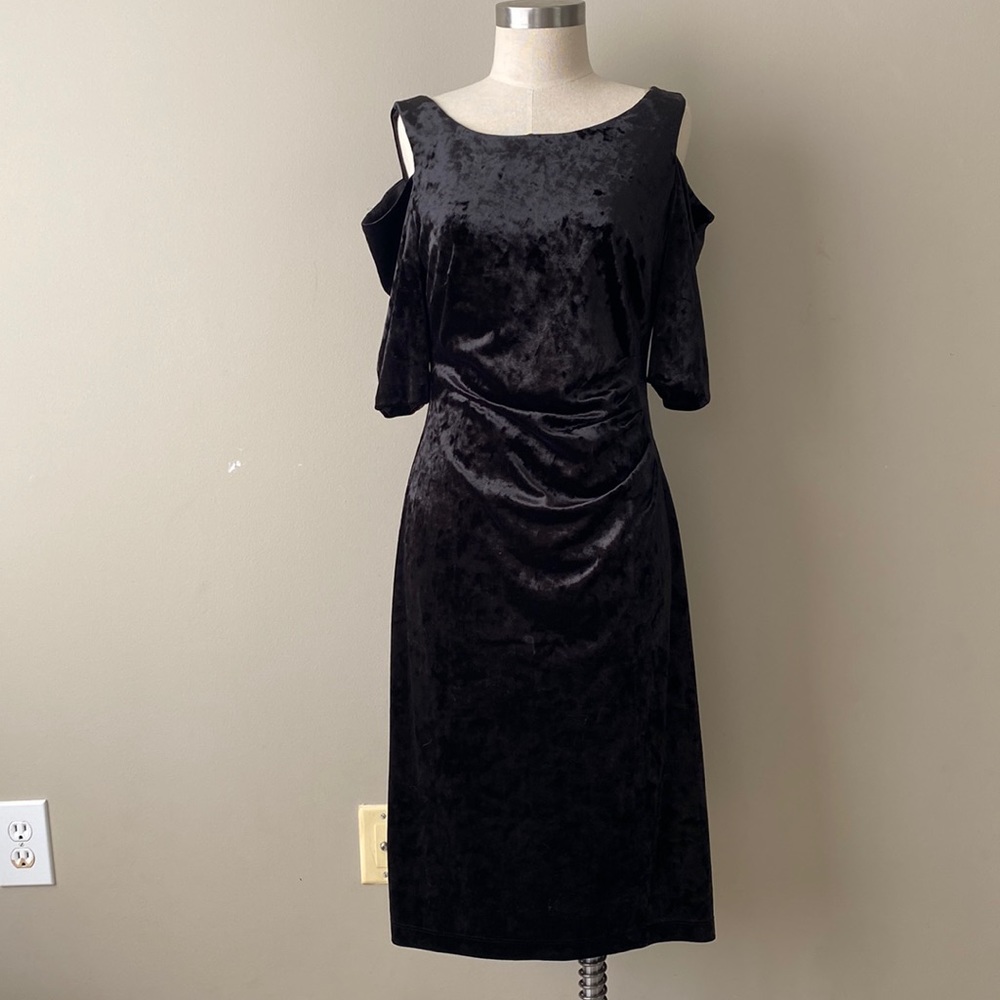 Connected Apparel - Black velvet mid length sleeve Size 8